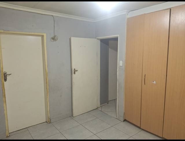 3 BEDROOM FREEHOLD TO LET IN CLAYVILLE